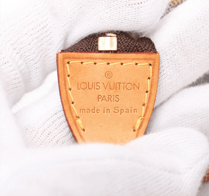 Louis Vuitton Monogram Pochette 21 (U2)