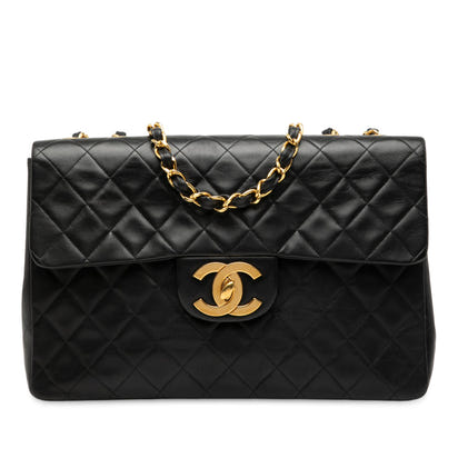 CHANEL Matelasse Maxi Classic Flap (Z3)