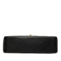 CHANEL Matelasse Maxi Classic Flap (Z3)