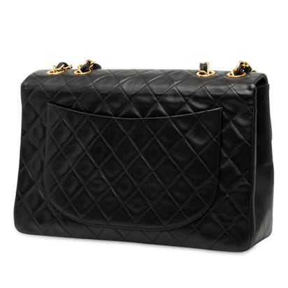 CHANEL Matelasse Maxi Classic Flap (Z3)