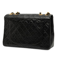 CHANEL Matelasse Maxi Classic Flap (Z3)